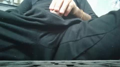 Snapshot of art_max99xxx chatting on 01/25/25, 01:21 art_max99xxx online show from 01/25/25, 01:21