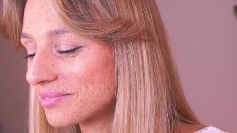 Snapshot of artease chatting on 11/01/25, 11:01 Arti Next Streams - online show from 11/01/25, 11:01