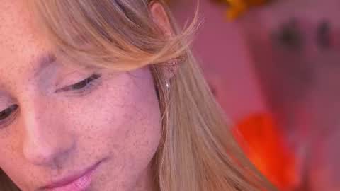 Snapshot of artease chatting on 12/21/25, 12:56 Arti Next Streams - online show from 12/21/25, 12:56