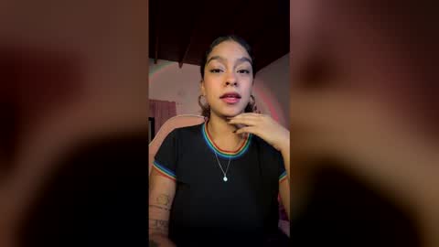 Snapshot of arteatenea__ chatting on 12/18/25, 03:12 Julieta online show from 12/18/25, 03:12