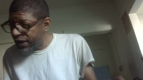 Snapshot of arteblazze chatting on 05/17/26, 02:46 Arteblazze not daddy boy bitch or nigga online show from 05/17/26, 02:46