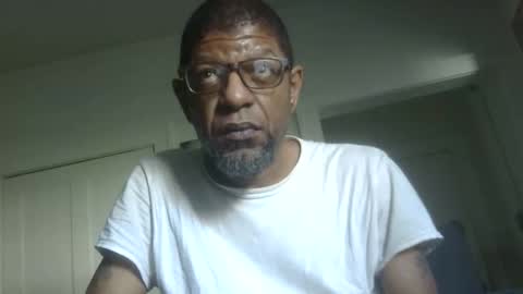 Snapshot of arteblazze chatting on 05/18/26, 02:45 Arteblazze not daddy boy bitch or nigga online show from 05/18/26, 02:45