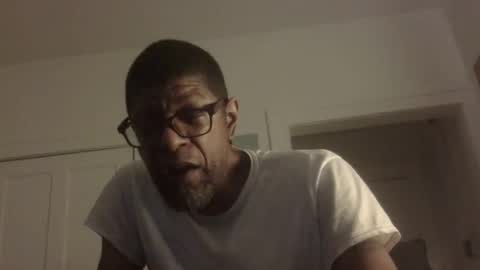 Snapshot of arteblazze chatting on 05/19/26, 01:56 Arteblazze not daddy boy bitch or nigga online show from 05/19/26, 01:56