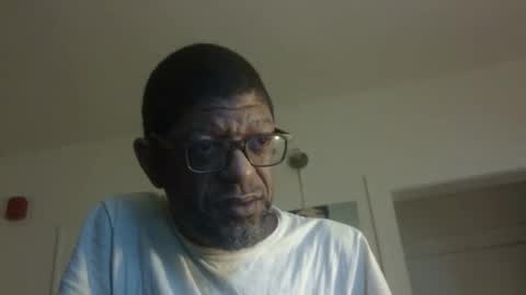 Snapshot of arteblazze chatting on 05/25/26, 10:54 Arteblazze not daddy boy bitch or nigga online show from 05/25/26, 10:54