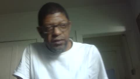 Snapshot of arteblazze chatting on 06/01/26, 01:57 Arteblazze not daddy boy bitch or nigga online show from 06/01/26, 01:57