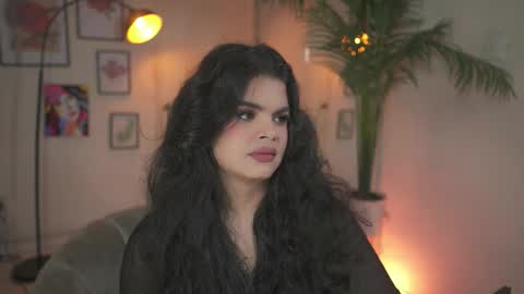 Chloe  online show from 11/27/25, 05:37