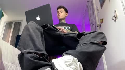   online show from 12/27/24, 08:50