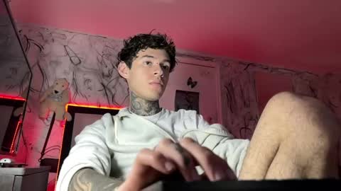   online show from 02/11/25, 09:25