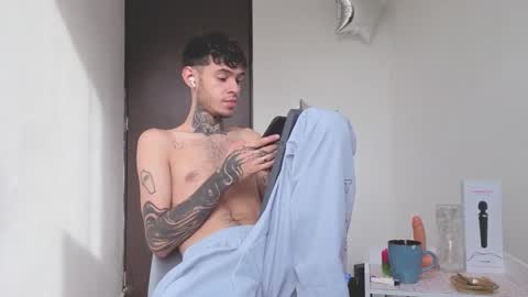   online show from 09/21/25, 10:28