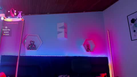 Snapshot of artemis_nyx chatting on 12/20/25, 09:00 artemis_nyx online show from 12/20/25, 09:00