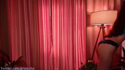 Lina online show from 12/18/24, 05:48