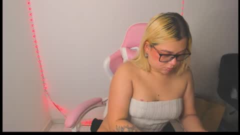 Val online show from 02/17/26, 01:35