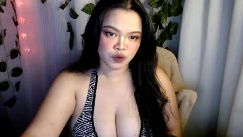 Snapshot of arthemist11 chatting on 07/04/26, 12:00 monica online show from 07/04/26, 12:00