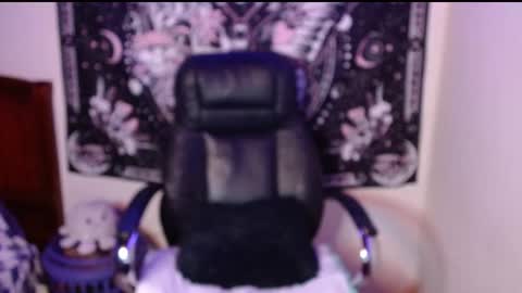 Snapshot of arthemixs_ chatting on 12/14/25, 10:58 dafnee online show from 12/14/25, 10:58