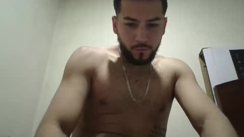 Snapshot of arthur1718 chatting on 11/06/25, 12:33 arthur1718 online show from 11/06/25, 12:33