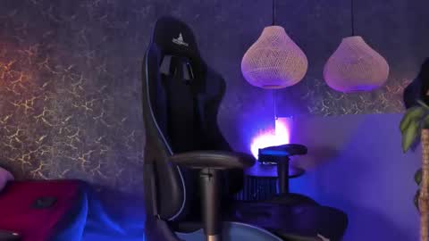 arthurcox_ online show from 11/15/25, 05:42