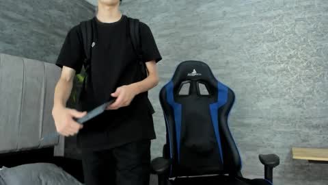 arthurcox_ online show from 12/14/25, 06:12