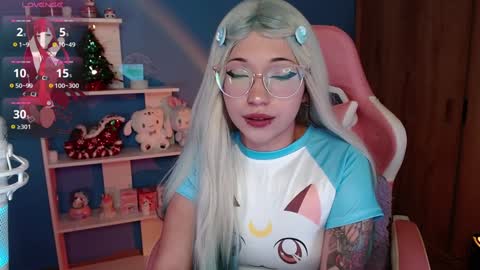 Lenna online show from 12/19/24, 12:24