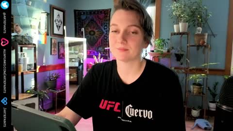 Snapshot of artiepaints chatting on 12/13/24, 08:04 Artie Paints online show from 12/13/24, 08:04