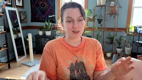 Snapshot of artiepaints chatting on 12/18/24, 05:31 Artie Paints online show from 12/18/24, 05:31