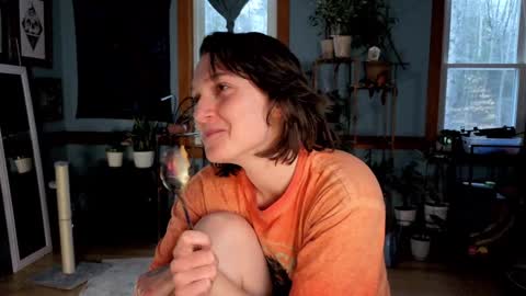 Snapshot of artiepaints chatting on 12/18/24, 08:57 Artie Paints online show from 12/18/24, 08:57