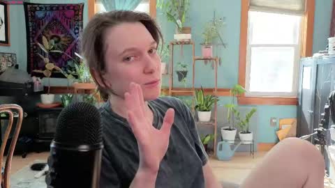 Snapshot of artiepaints chatting on 02/24/25, 04:15 Artie Paints online show from 02/24/25, 04:15