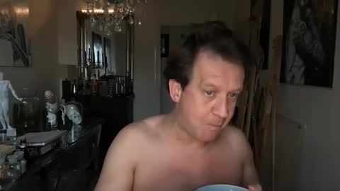 Snapshot of artisterotic chatting on 03/11/25, 07:15 artisterotic online show from 03/11/25, 07:15