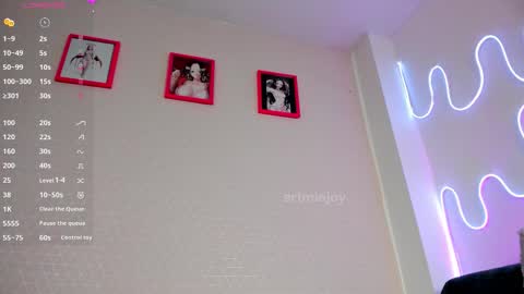 MIA OF artmiajoy online show from 01/08/26, 11:01