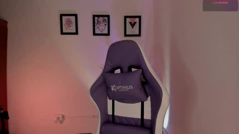 Snapshot of artmist_ chatting on 12/11/24, 06:52 Eli online show from 12/11/24, 06:52
