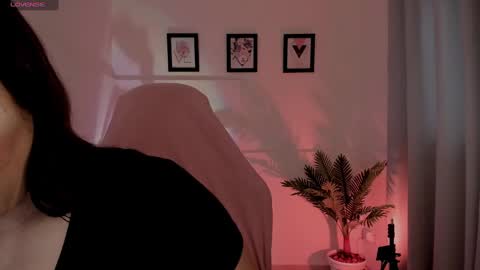 Snapshot of artmist_ chatting on 02/04/25, 07:11 Eli online show from 02/04/25, 07:11