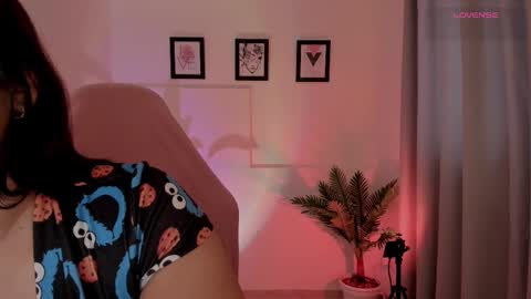 Snapshot of artmist_ chatting on 02/18/25, 01:00 Eli online show from 02/18/25, 01:00