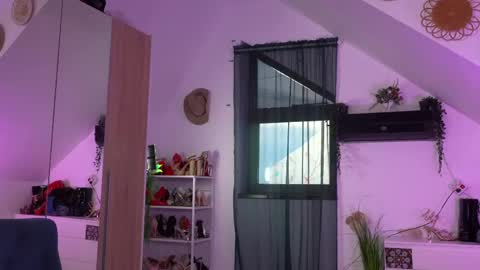 Amalia online show from 04/14/26, 03:56