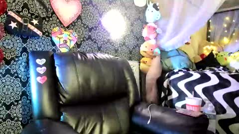 ArtsyHeartsyy online show from 02/25/25, 12:58