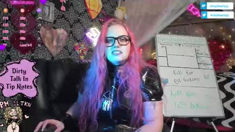 ArtsyHeartsyy online show from 10/14/25, 01:17