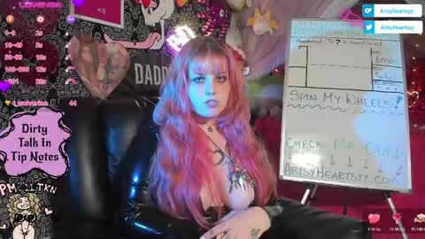 ArtsyHeartsyy online show from 11/18/25, 01:33