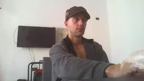 Snapshot of artur833 chatting on 10/26/25, 09:37 artur833 online show from 10/26/25, 09:37