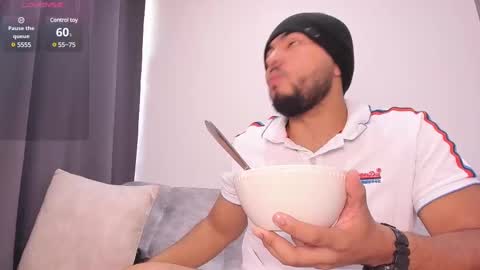 Snapshot of arturguy01 chatting on 01/17/25, 02:50 arturguy01 online show from 01/17/25, 02:50