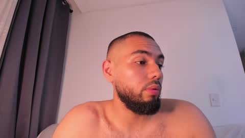 Snapshot of arturguy01 chatting on 02/24/25, 11:41 arturguy01 online show from 02/24/25, 11:41