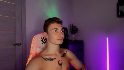 Snapshot of arturr_scott chatting on 11/10/25, 07:24 arturr_scott online show from 11/10/25, 07:24