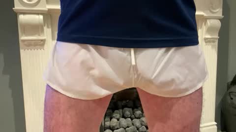 Snapshot of artybee chatting on 12/15/25, 11:47 artybee online show from 12/15/25, 11:47