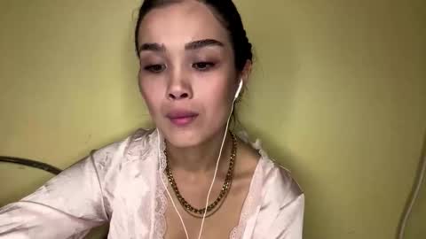 Snapshot of arvillahamner chatting on 02/09/26, 06:23 Amina online show from 02/09/26, 06:23