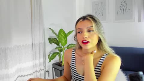 Snapshot of ary_cam230 chatting on 03/08/25, 10:02 Zahaara online show from 03/08/25, 10:02