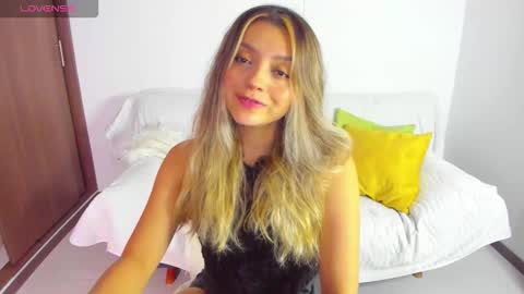 Snapshot of ary_cam230 chatting on 10/30/25, 09:26 Zahaara online show from 10/30/25, 09:26