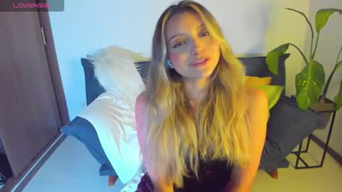 Snapshot of ary_cam230 chatting on 11/19/25, 09:59 Zahaara online show from 11/19/25, 09:59