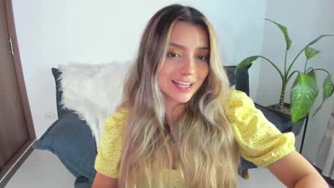 Snapshot of ary_cam230 chatting on 12/04/25, 08:28 Zahaara online show from 12/04/25, 08:28