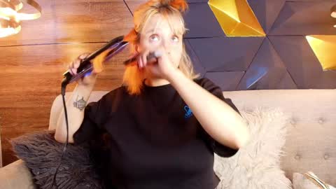 sofia online show from 04/08/26, 11:10