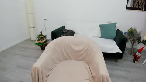 Snapshot of arya_anna chatting on 12/17/25, 05:02 Arya online show from 12/17/25, 05:02