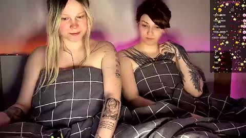 Snapshot of arya_stark7 chatting on 02/09/25, 07:38 Arya brunett and Cassie blond online show from 02/09/25, 07:38