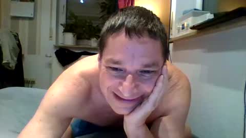 Snapshot of as660660 chatting on 12/13/25, 10:26 as660660 online show from 12/13/25, 10:26