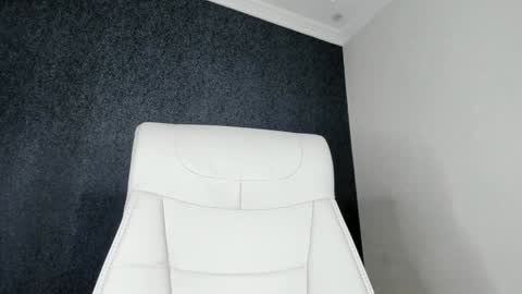 Snapshot of asami_san chatting on 01/19/25, 10:39 Asami online show from 01/19/25, 10:39